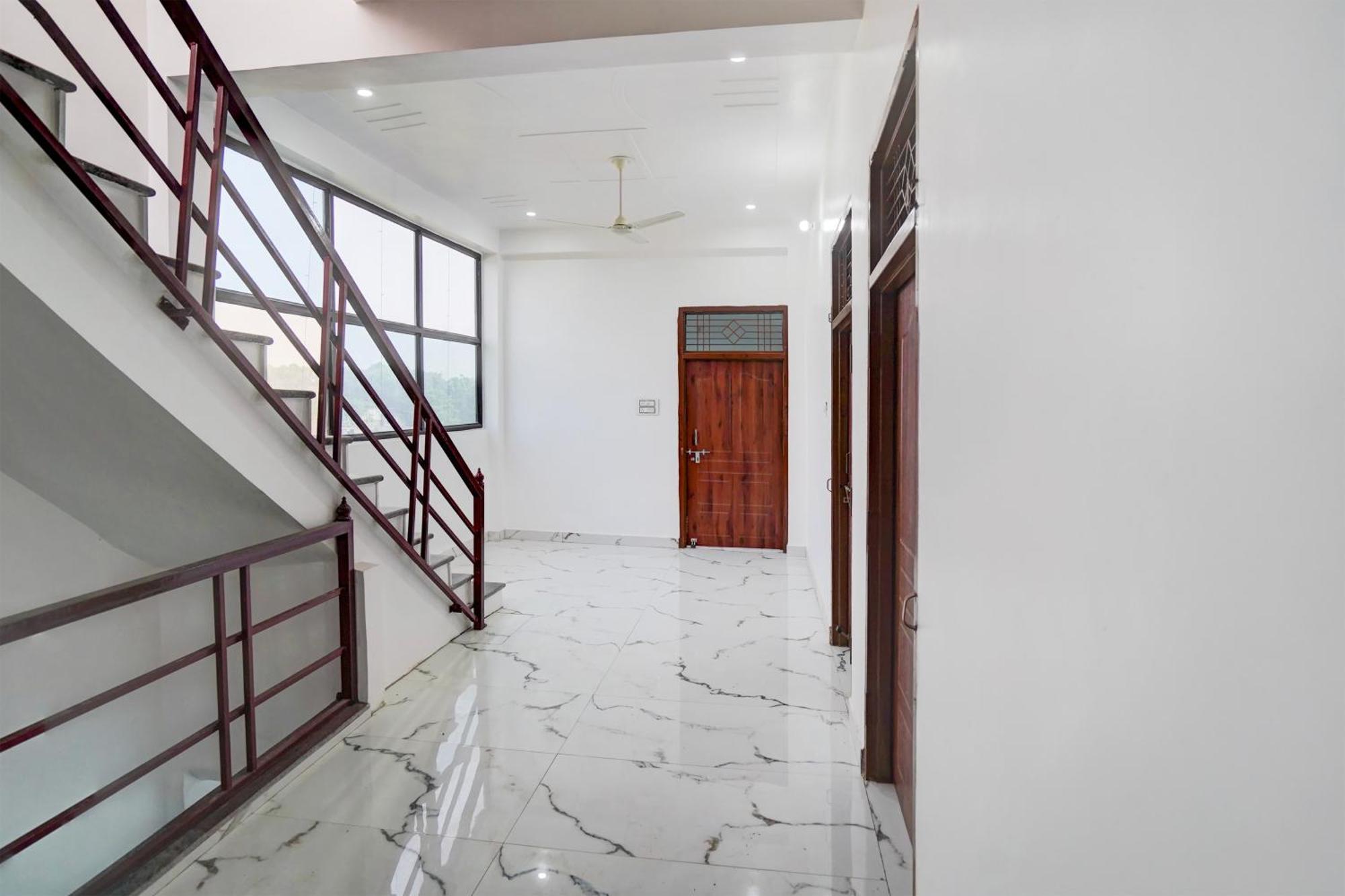 Hotel O Lucky Inn Prayagraj Exterior photo